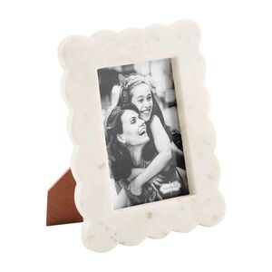 Marble Scalloped Picture Frame
